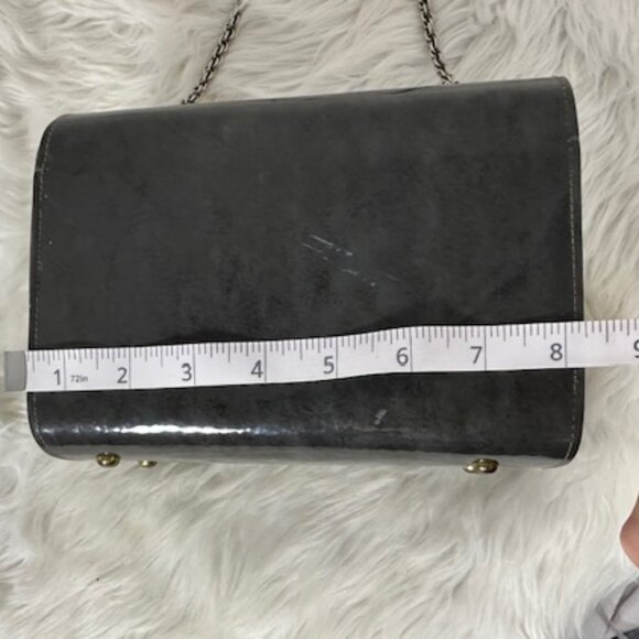 Vintage Grey Faux Patent Leather Barrel-Style Purse   8467 - Picture 9 of 11